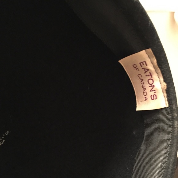 Vintage Eaton’s Black Felt Hat With Bow - Picture 8 of 8